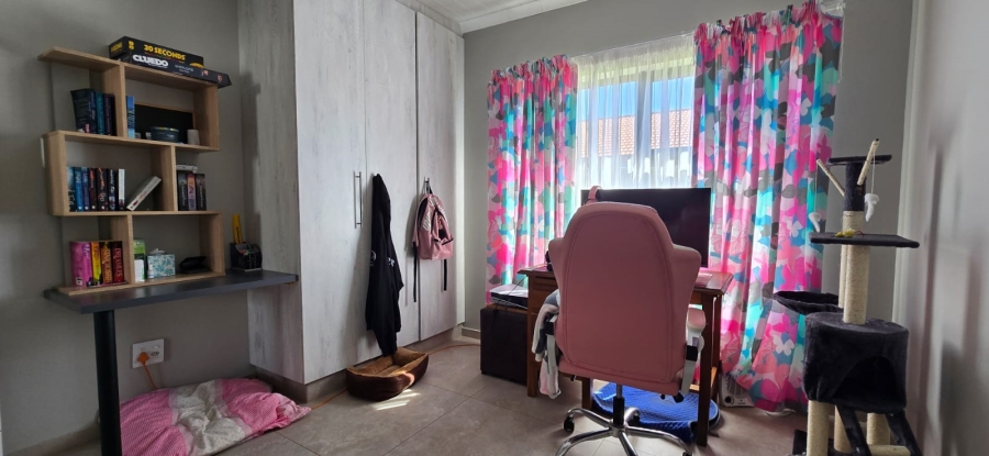 4 Bedroom Property for Sale in Flamwood North West